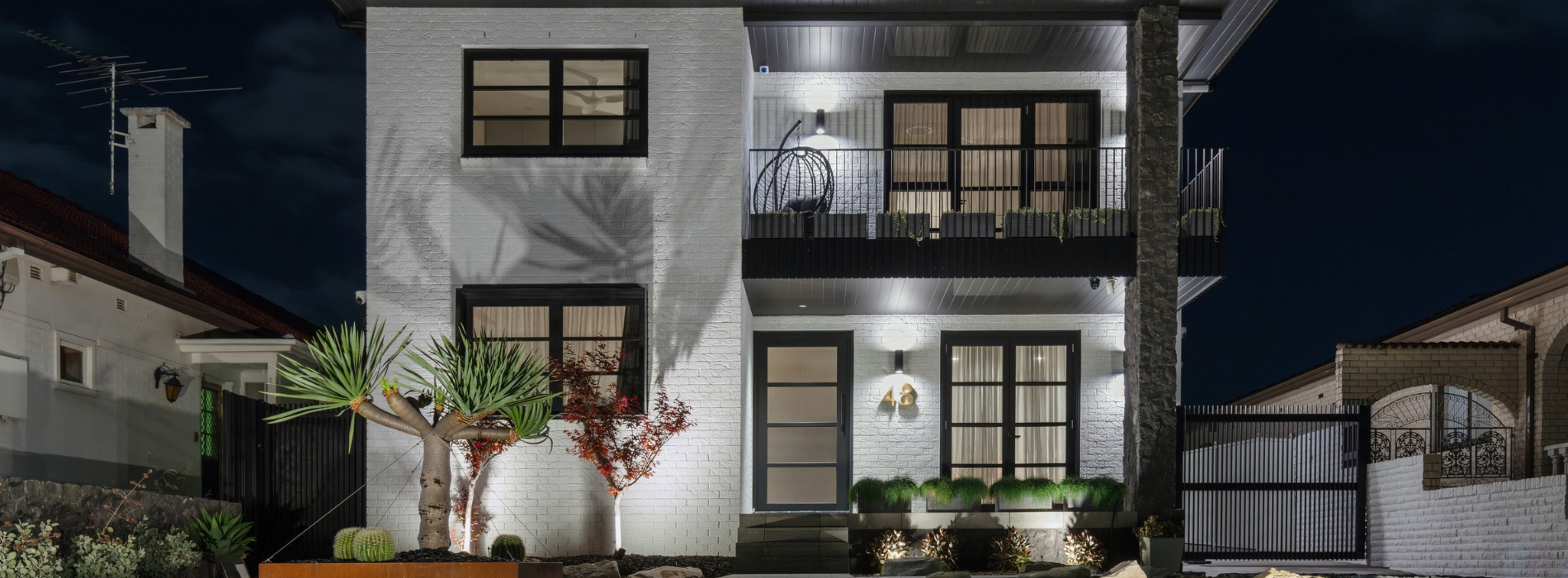 Brightly lit up property in Earlwood